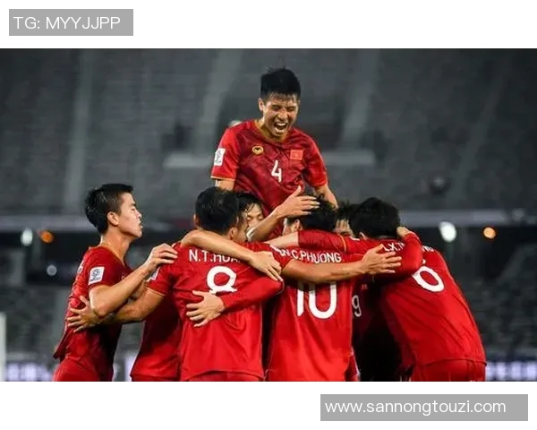 上海篮球队在杯赛积分榜上以76分稳居第一名展现强劲实力 上海篮球队在杯赛积分榜上以76分稳居第一名展现强劲实力